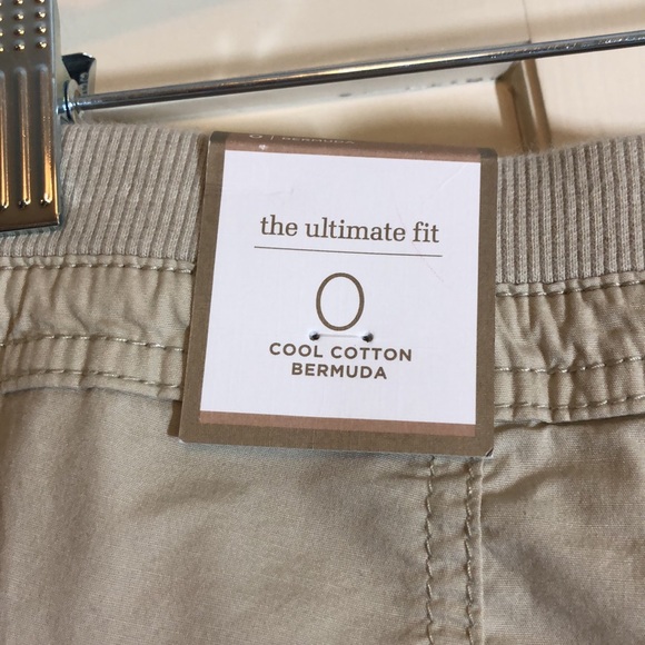 NWT Chico’s The Ultimate Fit Cool Cotton Bermuda short 13” Flatters Putty SZ 0/4 - Picture 4 of 9